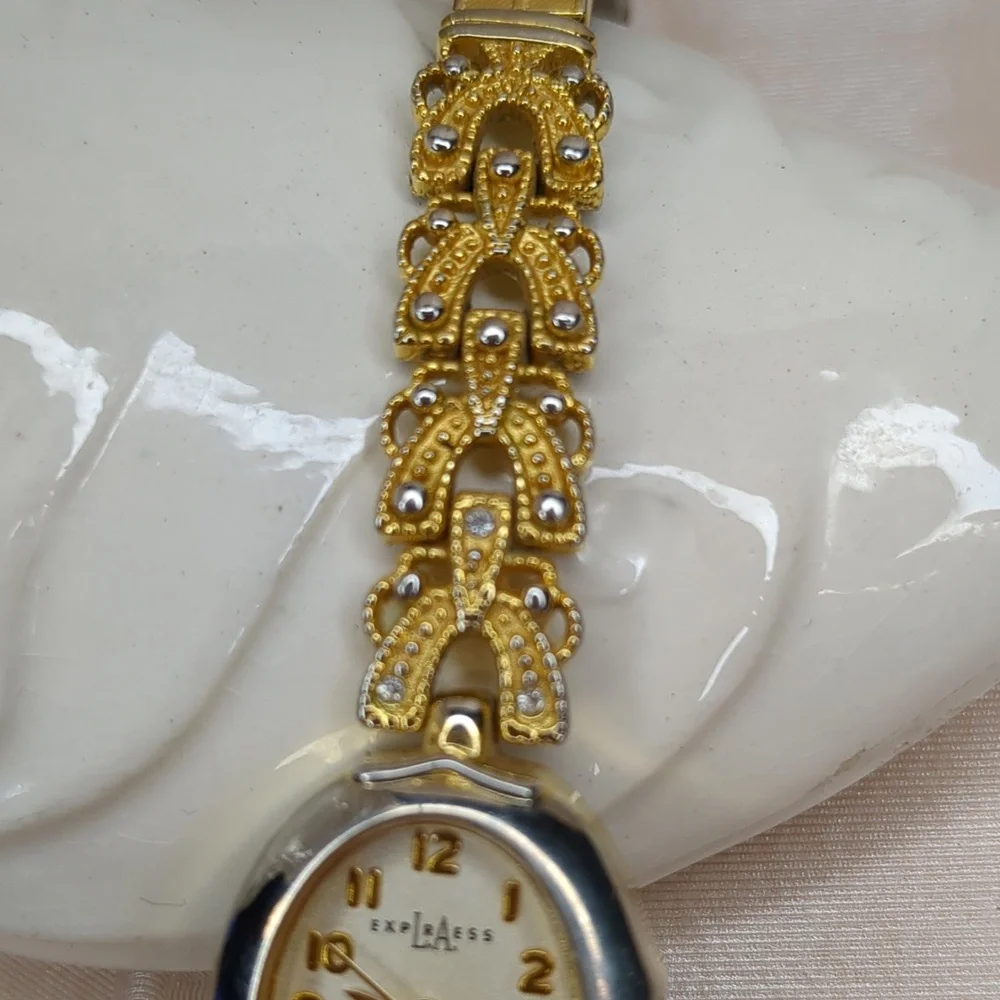 Vintage 80s LA Express Watch Gold Stretch Band Fashion Metal Bezel Quartz
